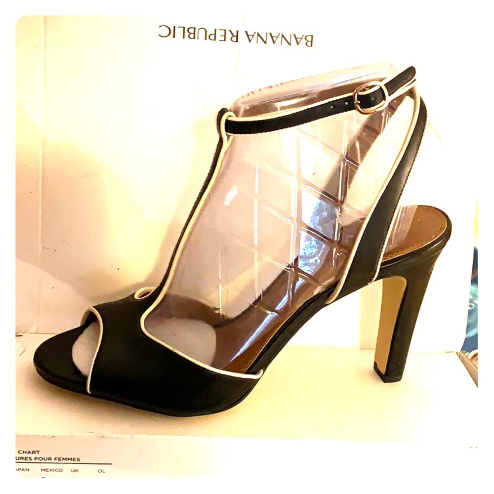 Banana Republic Paula Heel